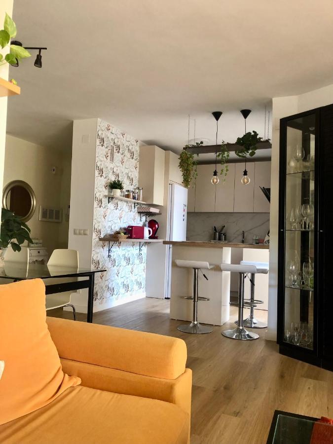 Habitacion Con Smart Tv En Piso Compartido Con Bano Privado O Compartido Malaga Sol Exterior foto