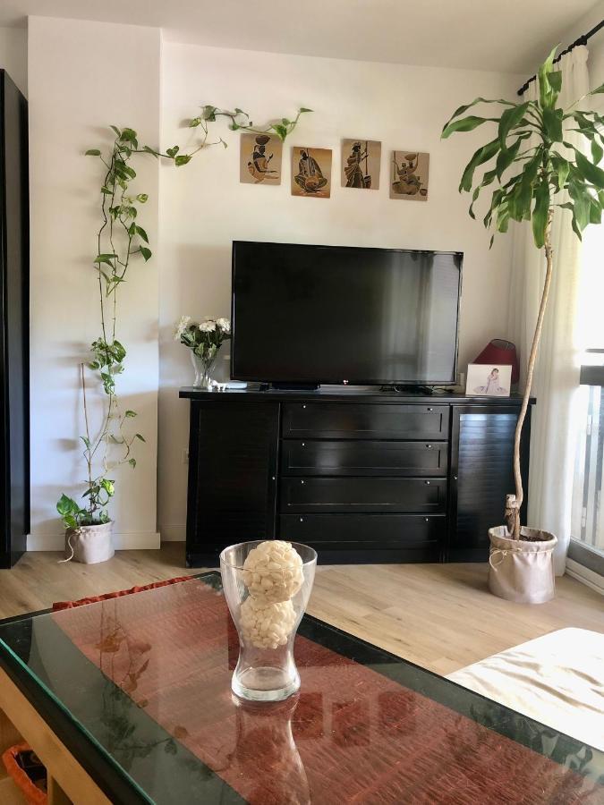 Habitacion Con Smart Tv En Piso Compartido Con Bano Privado O Compartido Malaga Sol Exterior foto